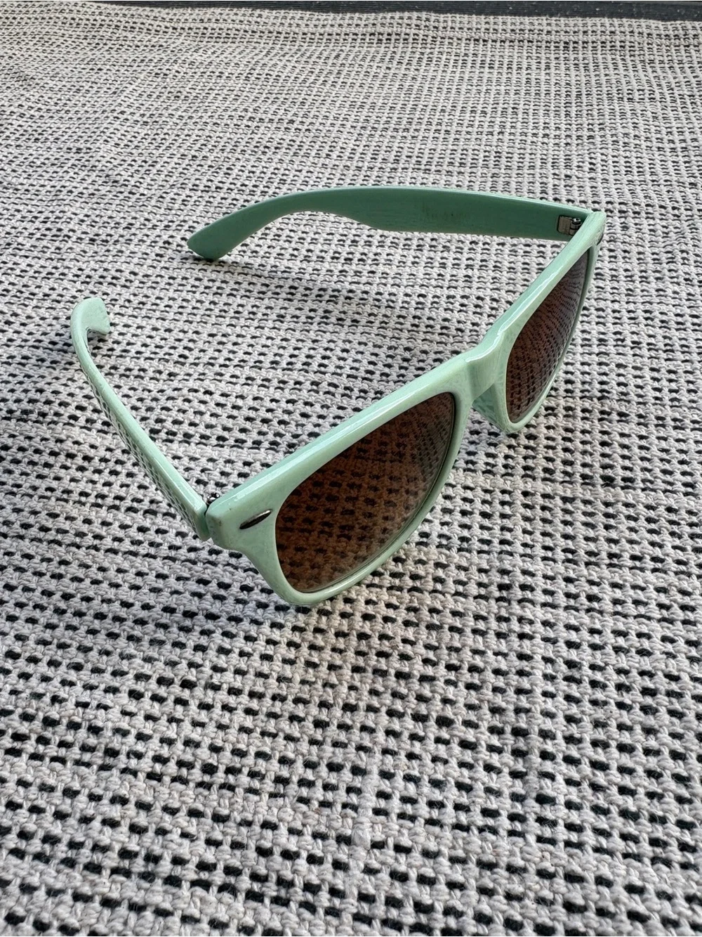 N/A stylish mint
